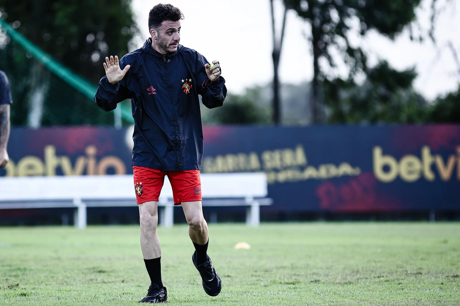 Mariano Soso sinaliza abertura para voltar ao Sport, mas Carpini segue como opção principal