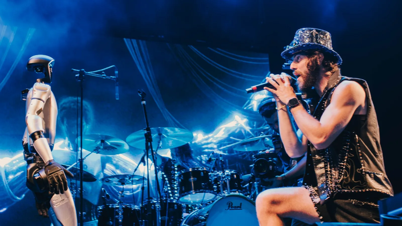 Diogo Defante leva público do Rock in Rio a cantar sobre maconha e pelos