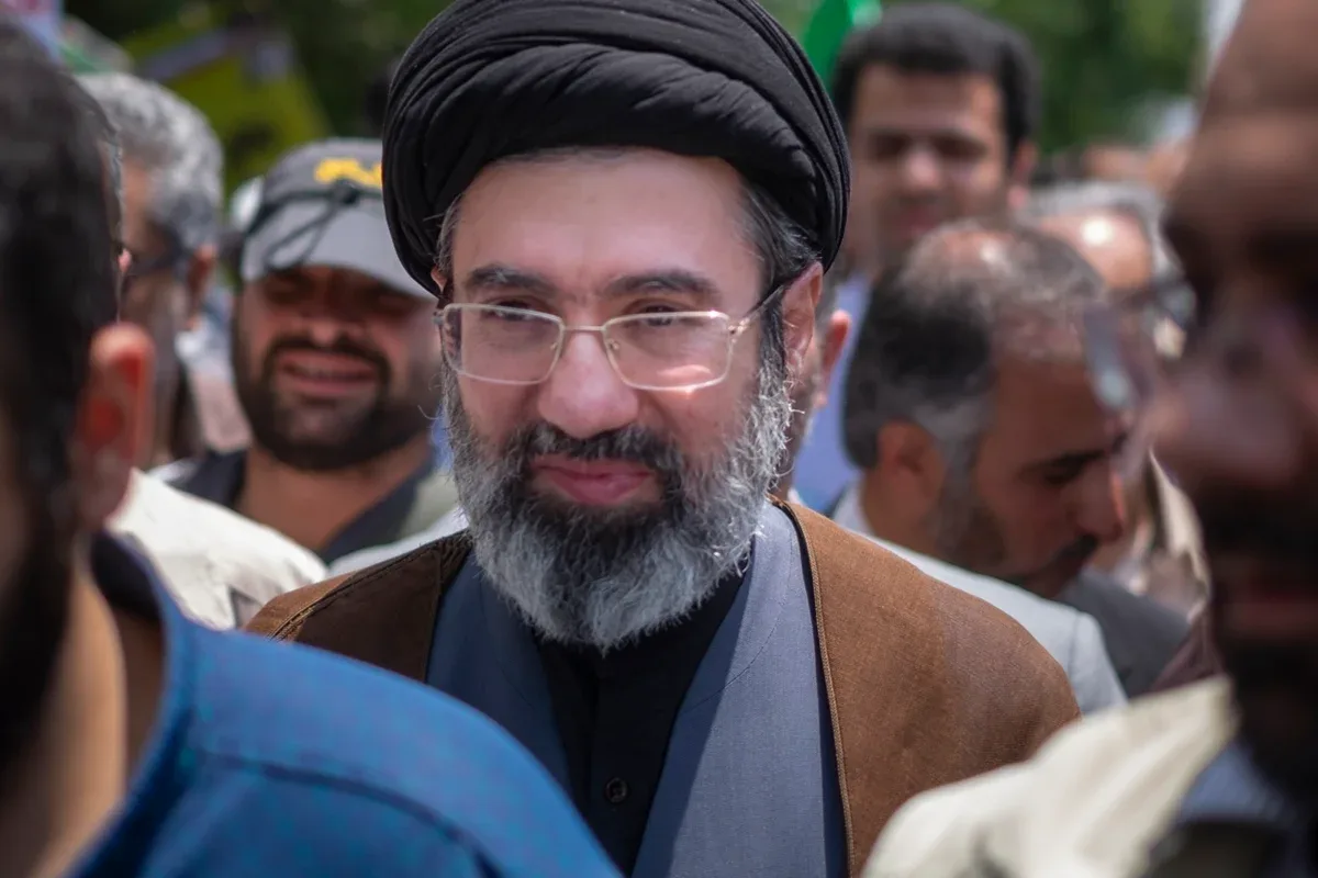 Khamenei afirma que potências agressivas pedem fim da guerra no Oriente Médio