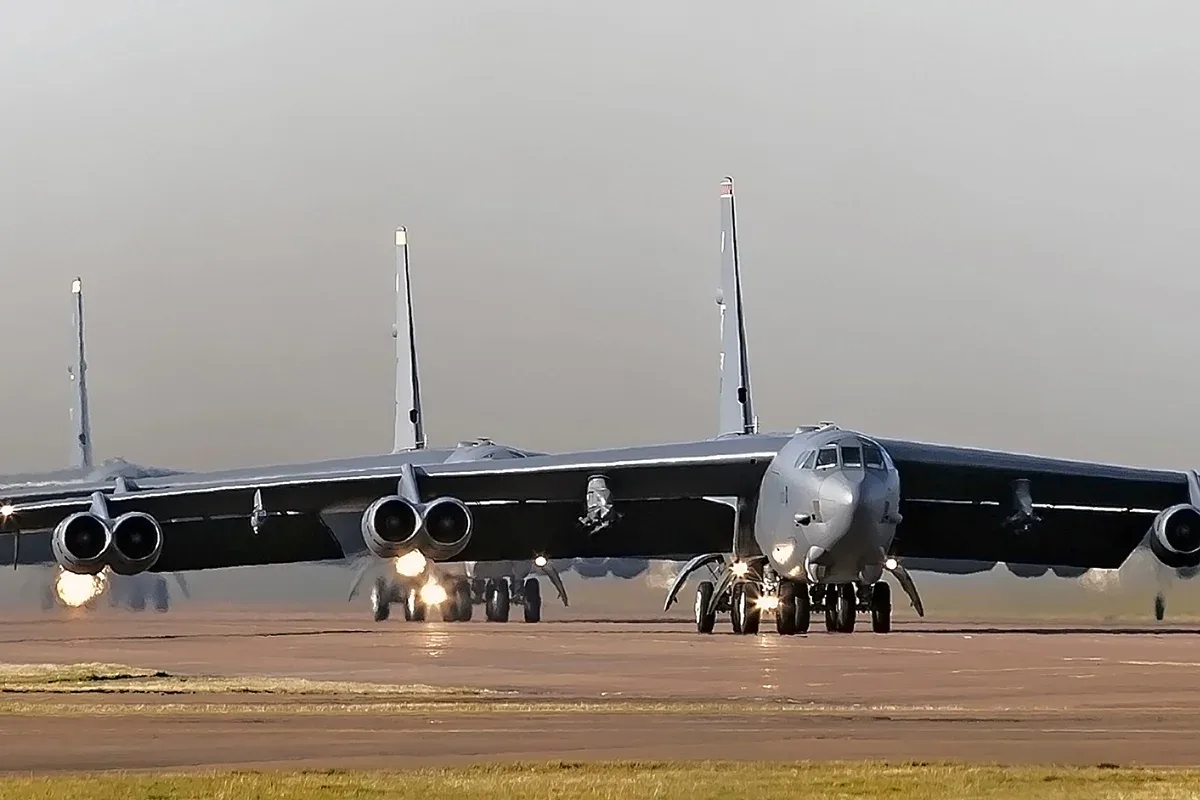 Prédios são evacuados após prisão de suspeitos perto de base da RAF Fairford