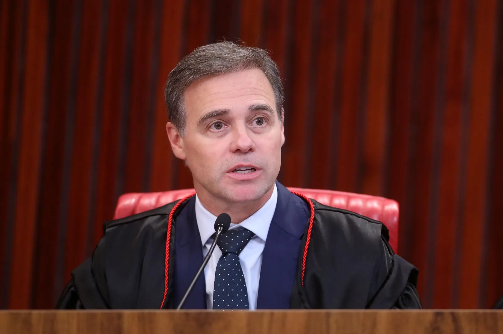 TSE mantém Deltan na disputa apesar de veto a atos de campanha