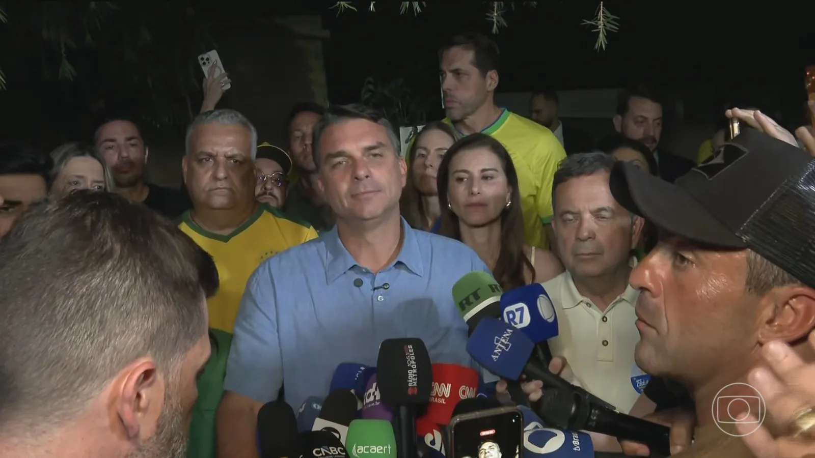 Vídeo com fala falsa de Flávio Bolsonaro sobre aposentadorias usa IA