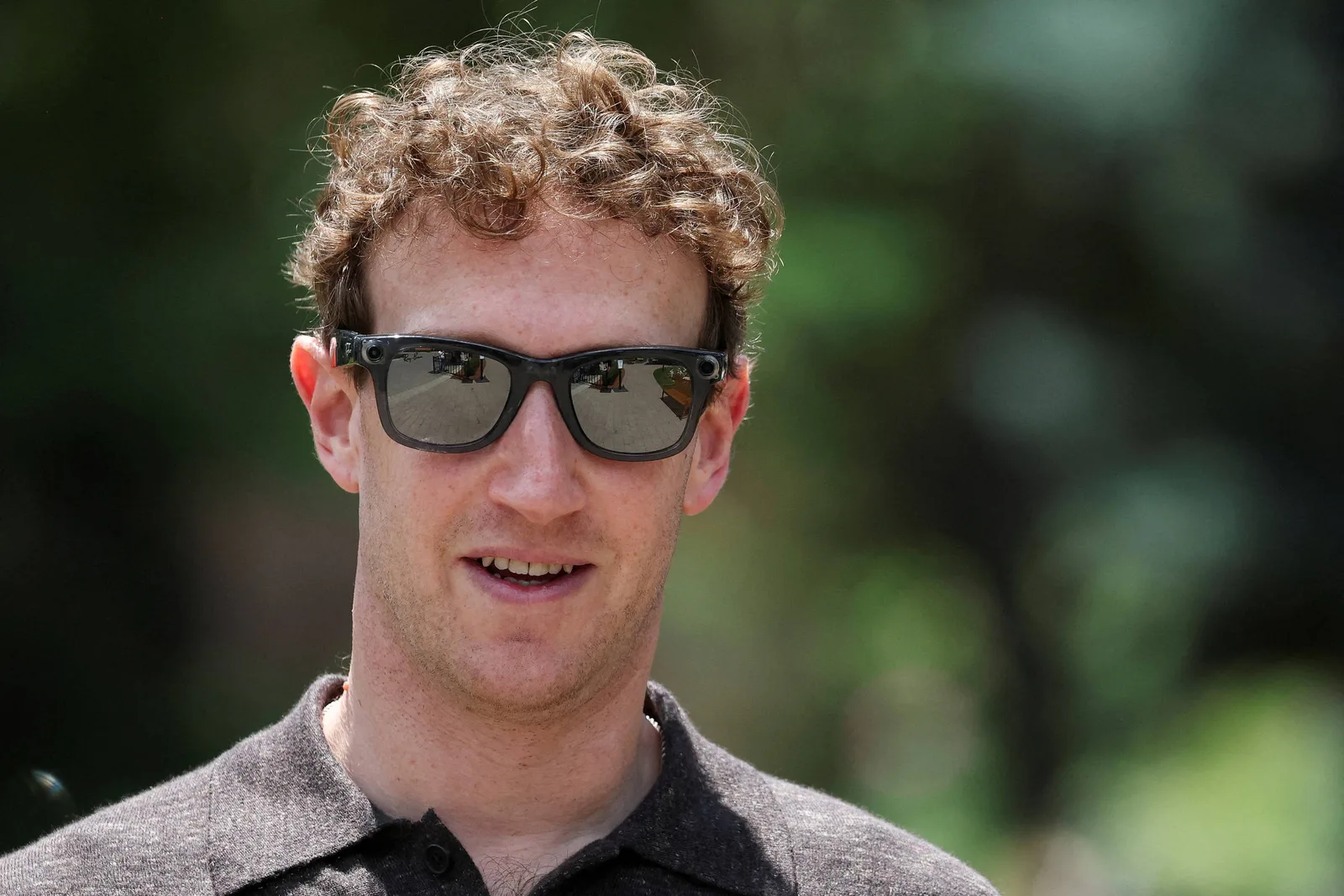 Zuckerberg rejeita freio à IA e aposta em mercado e ações judiciais