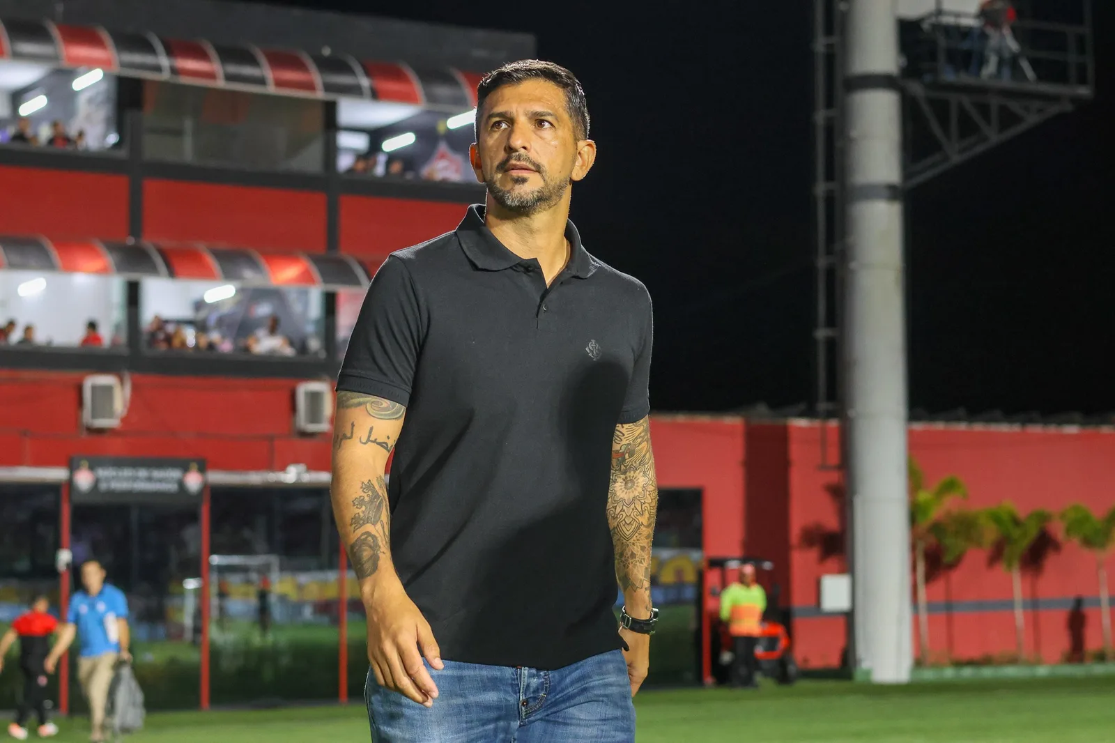 Emiliano mantém promessa à torcida e explica escolha ao lado de Ramón Díaz