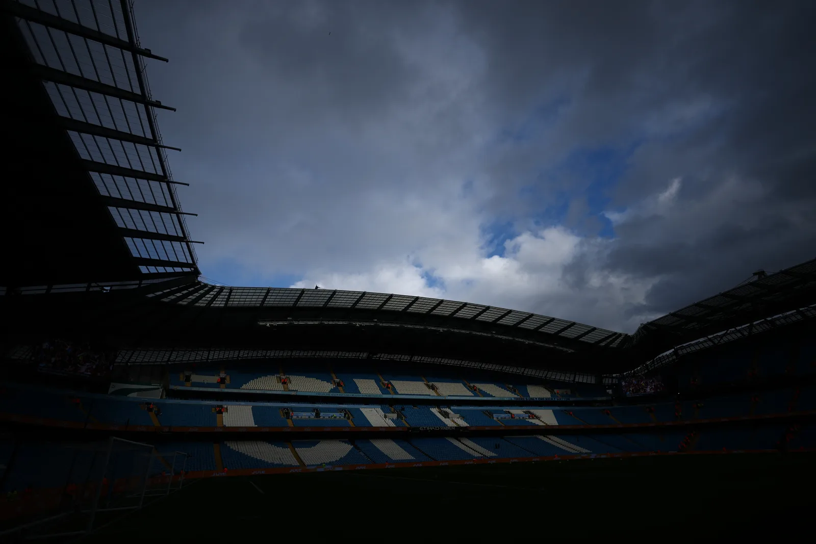 Manchester City é considerado culpado em 115 acusações financeiras na Premier League