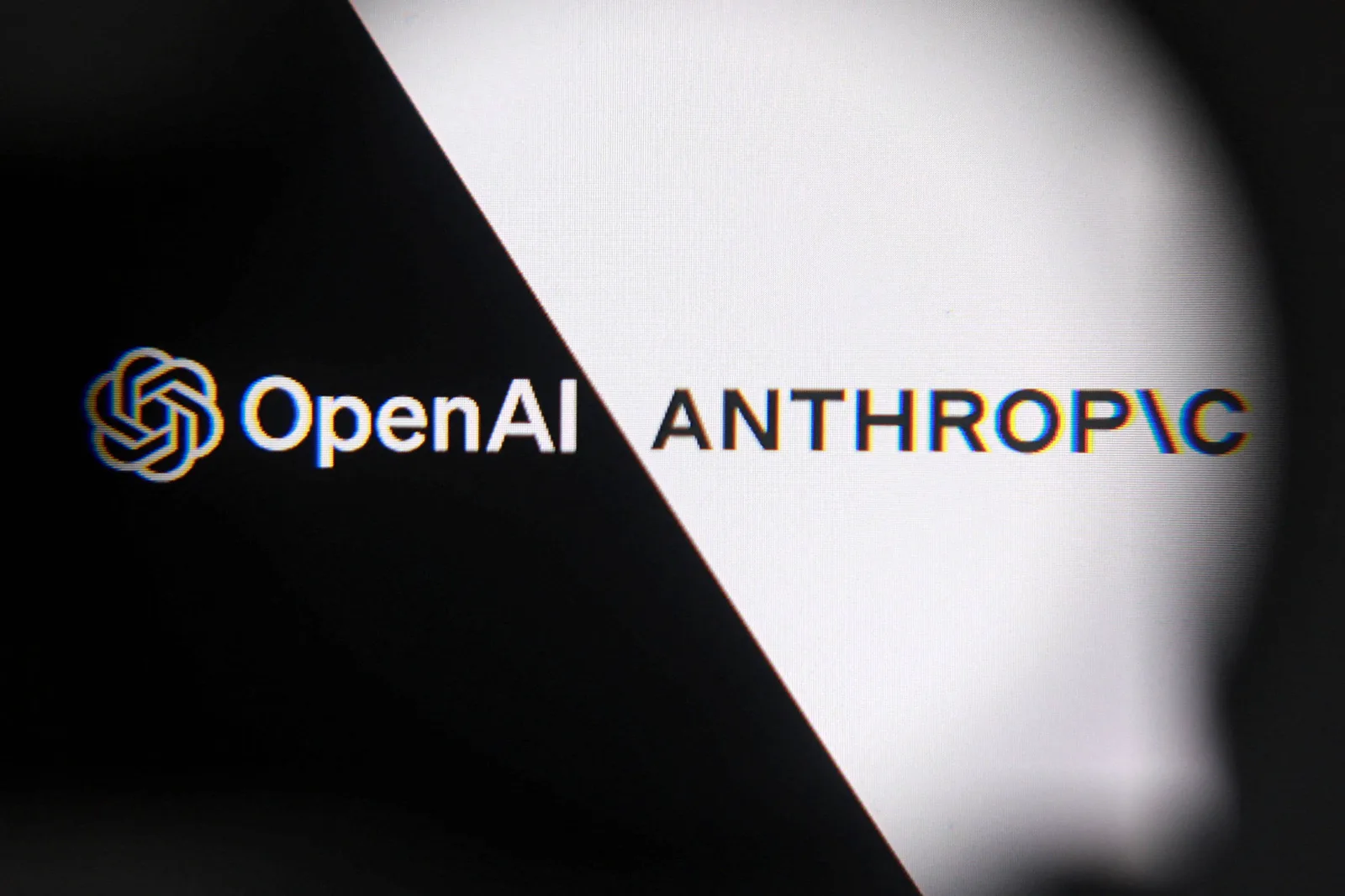 Anthropic e OpenAI buscam grau de investimento antes dos IPOs