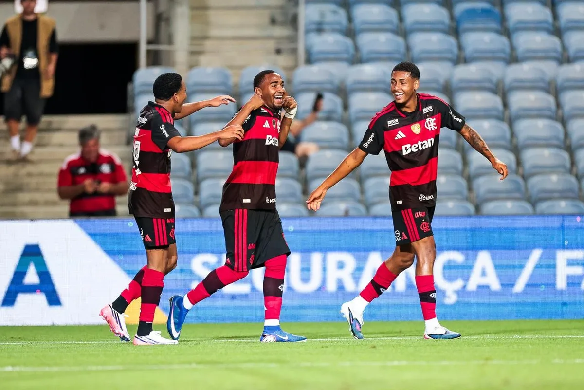 Flamengo encaminha venda de Lorran ao Sharjah por 1,3 milhão de euros