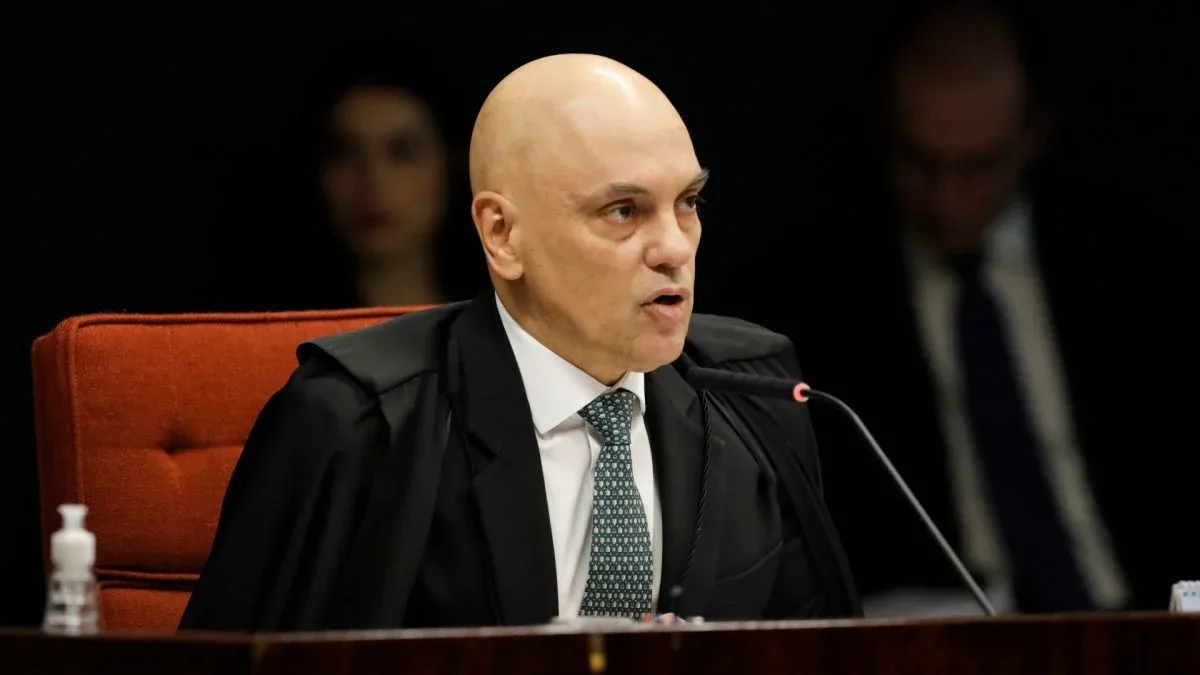 Mensagens divulgadas levam STF a avaliar investigação sobre Moraes