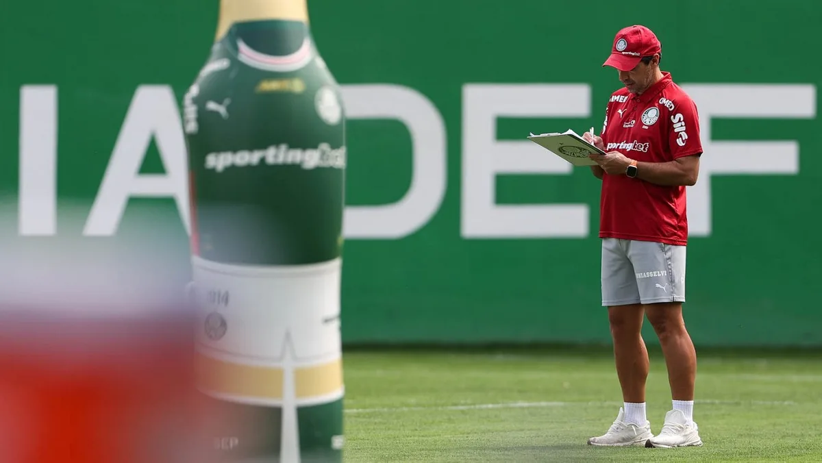 Abel Ferreira volta ao Palmeiras para Dérbi contra o Corinthians