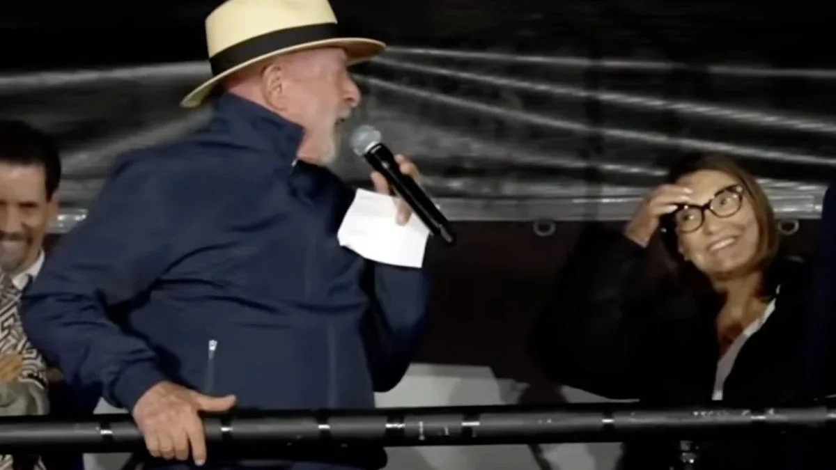Em Guarulhos, Lula menciona Marisa ao falar de futebol e bets