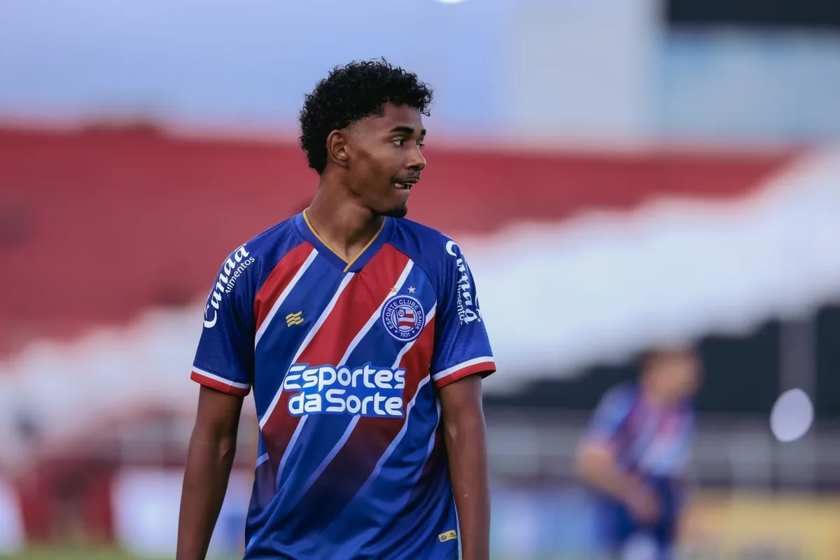 Vitinho deixa Bahia após passagem no profissional e marca pelo Paços de Ferreira