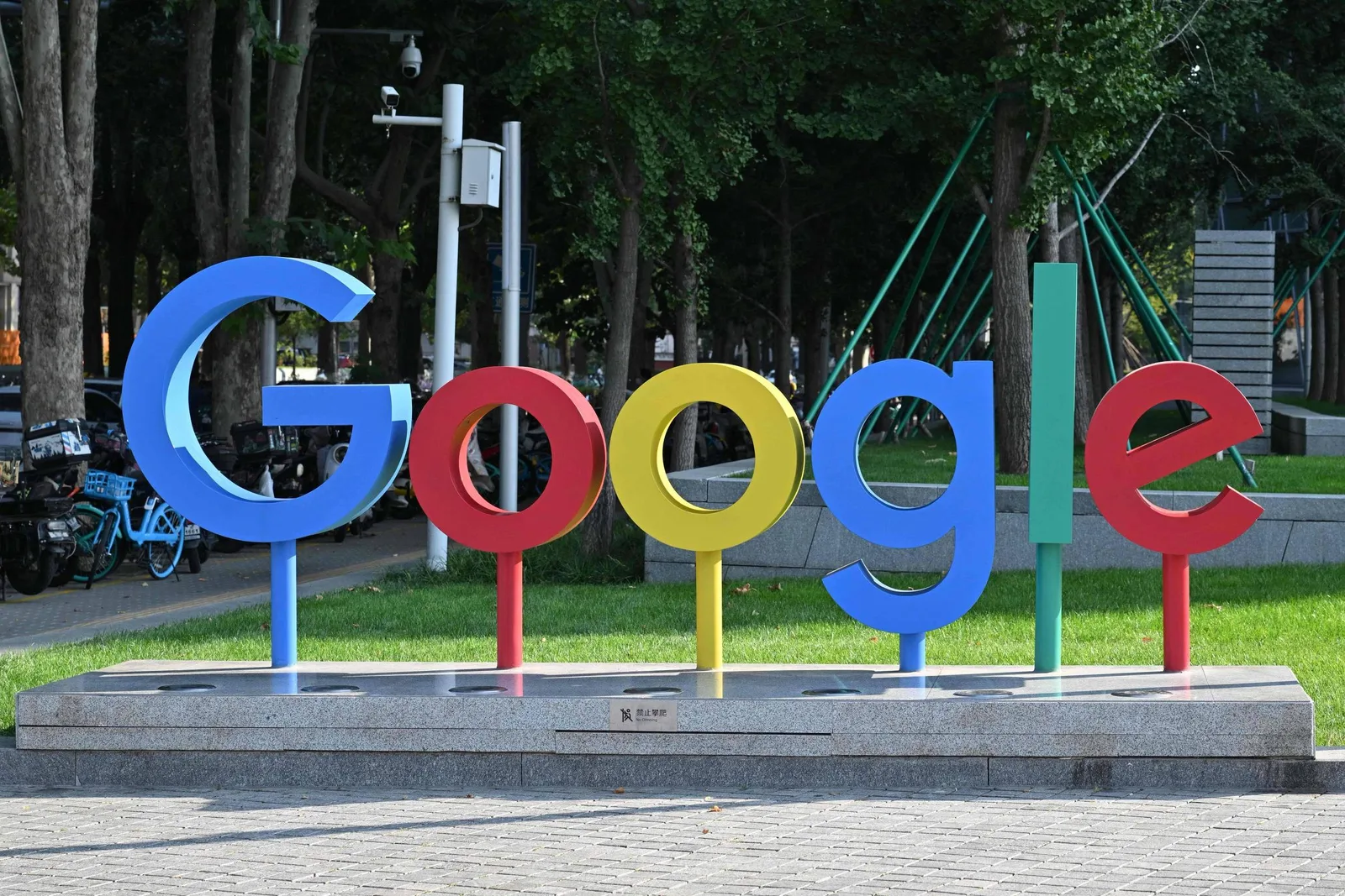 Google leva à Justiça da UE disputa sobre buscas e mudanças no Android