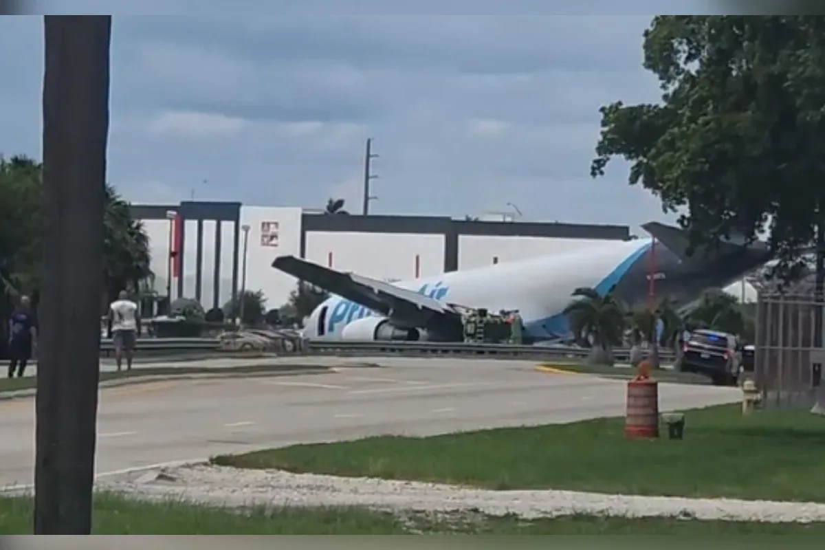 Queda de avião cargueiro da Amazon em Miami deixa cinco mortos