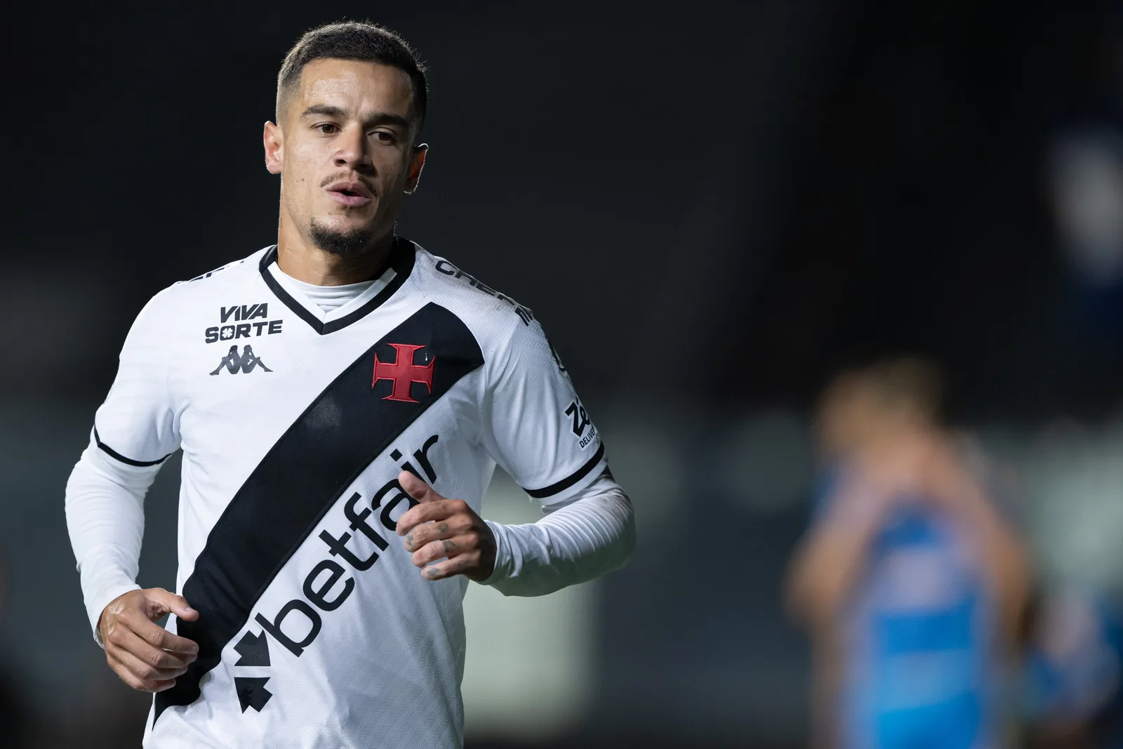 Coutinho deixa o Vasco após pedir substituição durante jogo decisivo