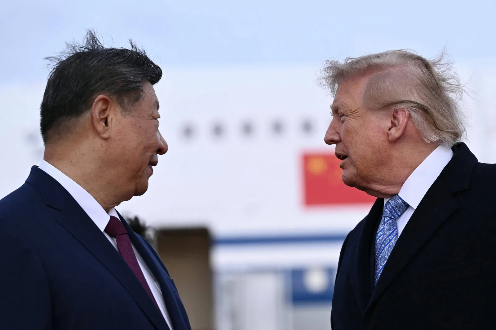 Trump afirma que IA será discutida com Xi Jinping, mas sem mudança nas regras