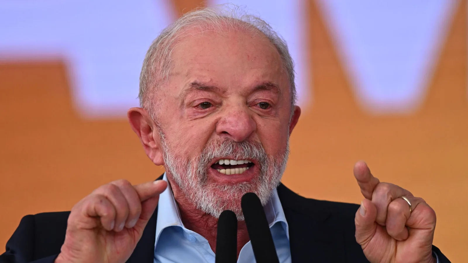 Lula anuncia combate às bets, enquanto Flávio defende apostas em eventos reais