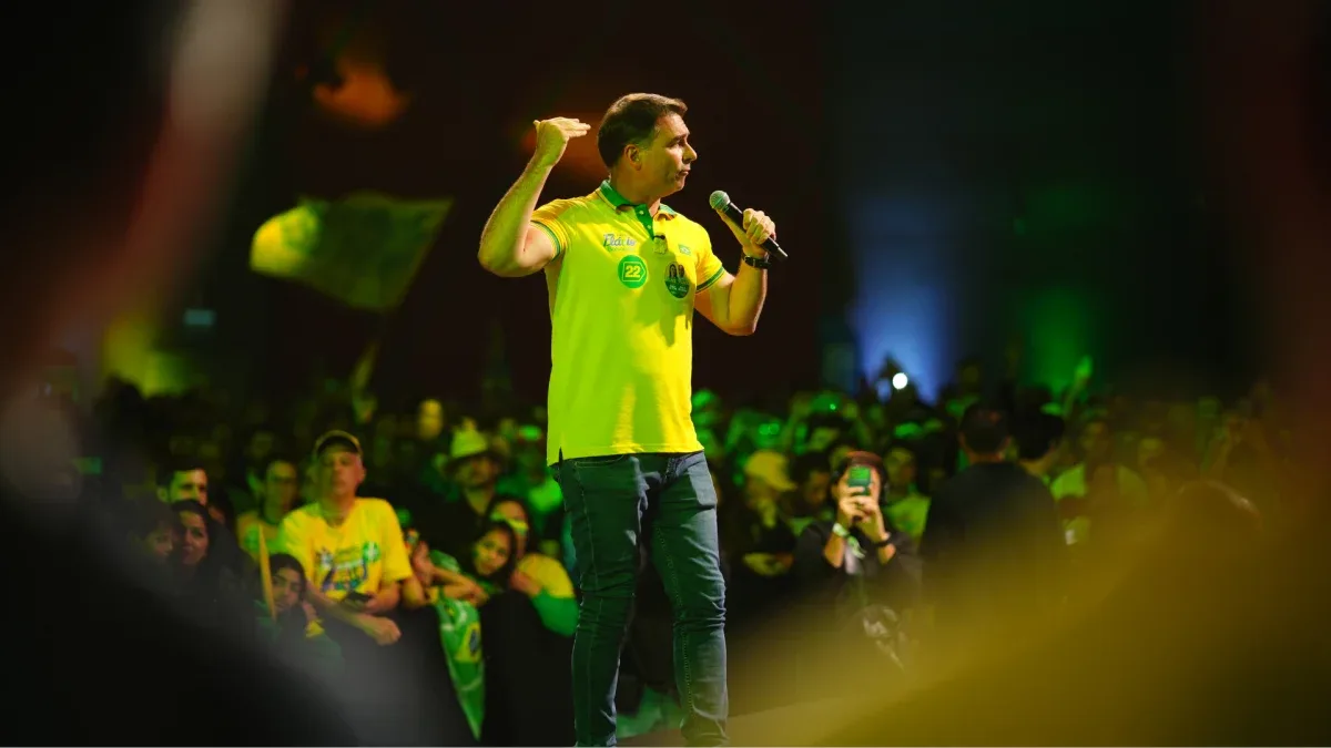 Flávio afirma que manterá reajuste do Bolsa Família se for eleito