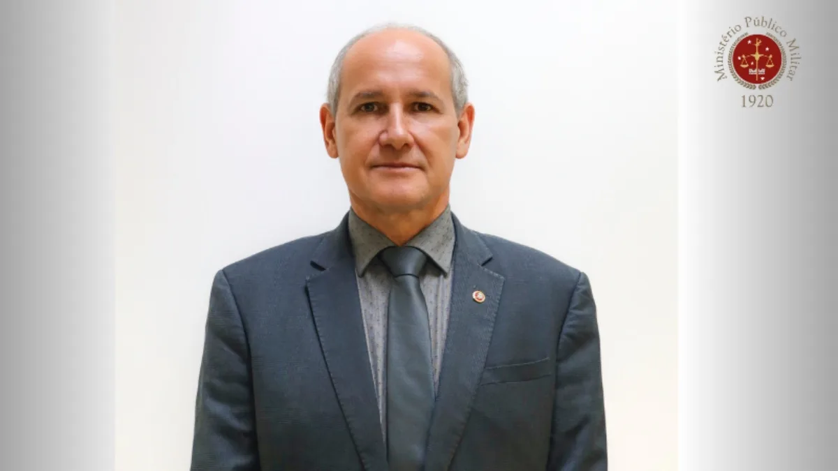 Bortolli recebe medalha das Forças Armadas após ação contra Bolsonaro