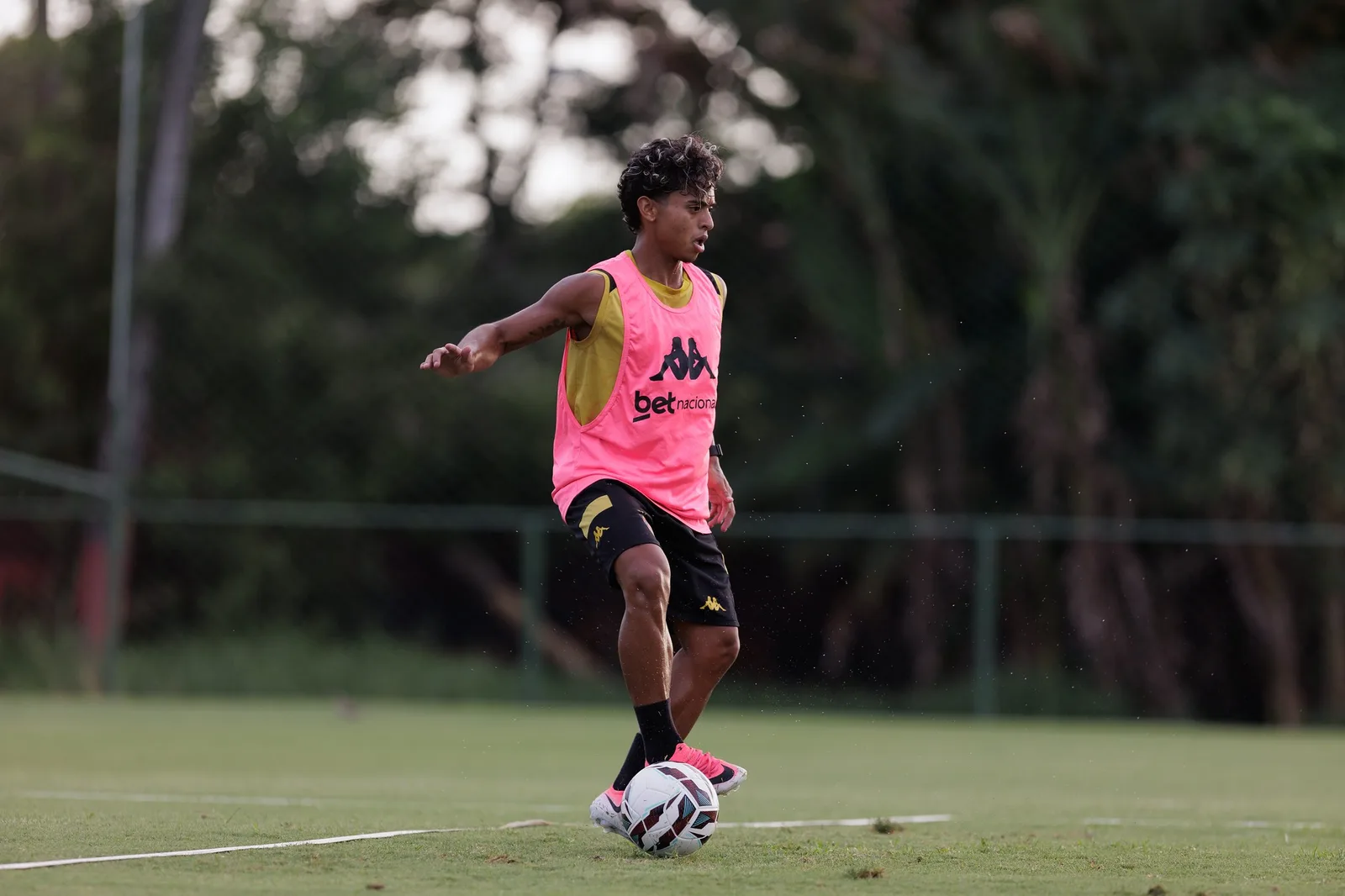 Kervin Andrade é liberado pelo STJD, mas deve ficar fora contra o CRB