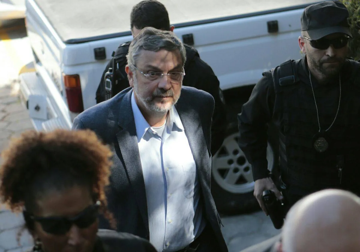 Lula apoia retorno de José Dirceu, enquanto Palocci permanece afastado do PT