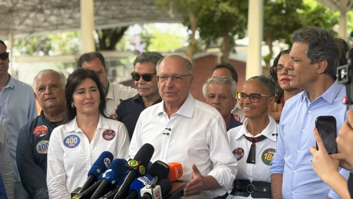 Alckmin pede foco em eleitores de centro e da classe média no 2º turno