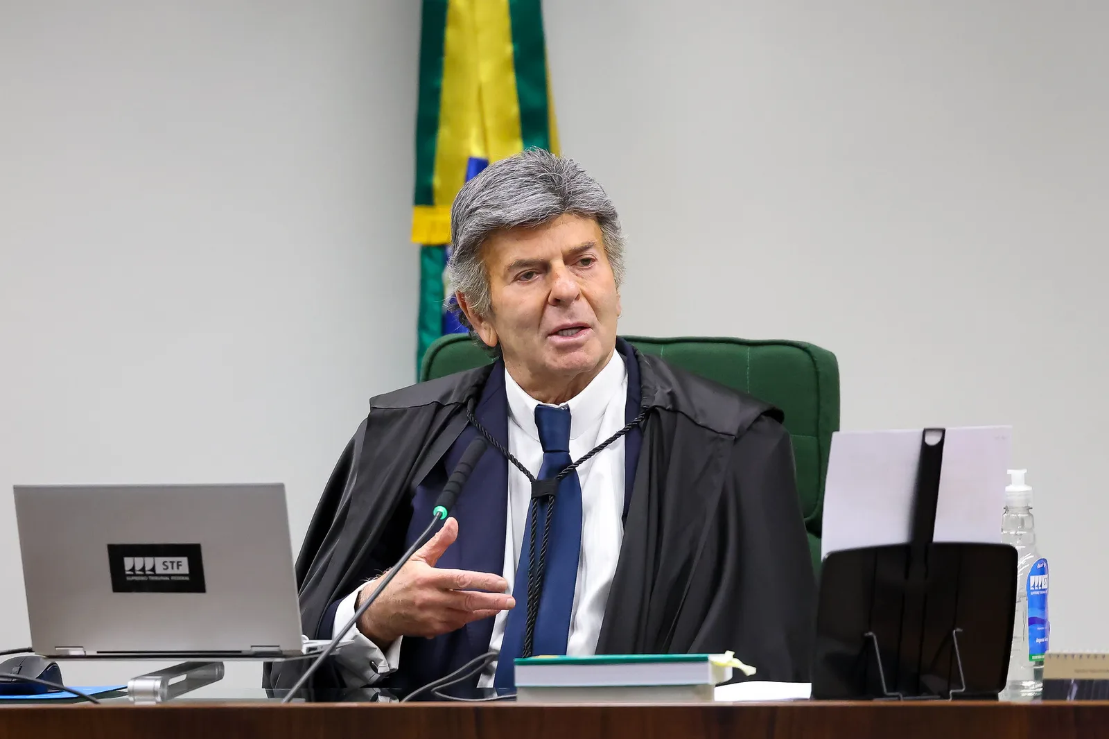 Fux cancela sessão da Segunda Turma do STF após novo confronto entre ministros