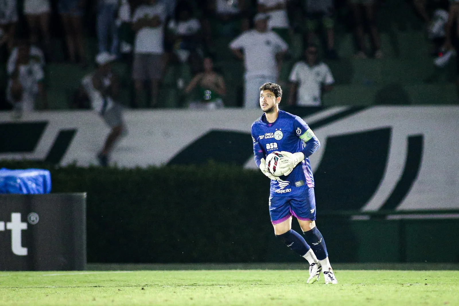 Caíque França chega ao Ceará após temporada com 27 jogos pelo Guarani