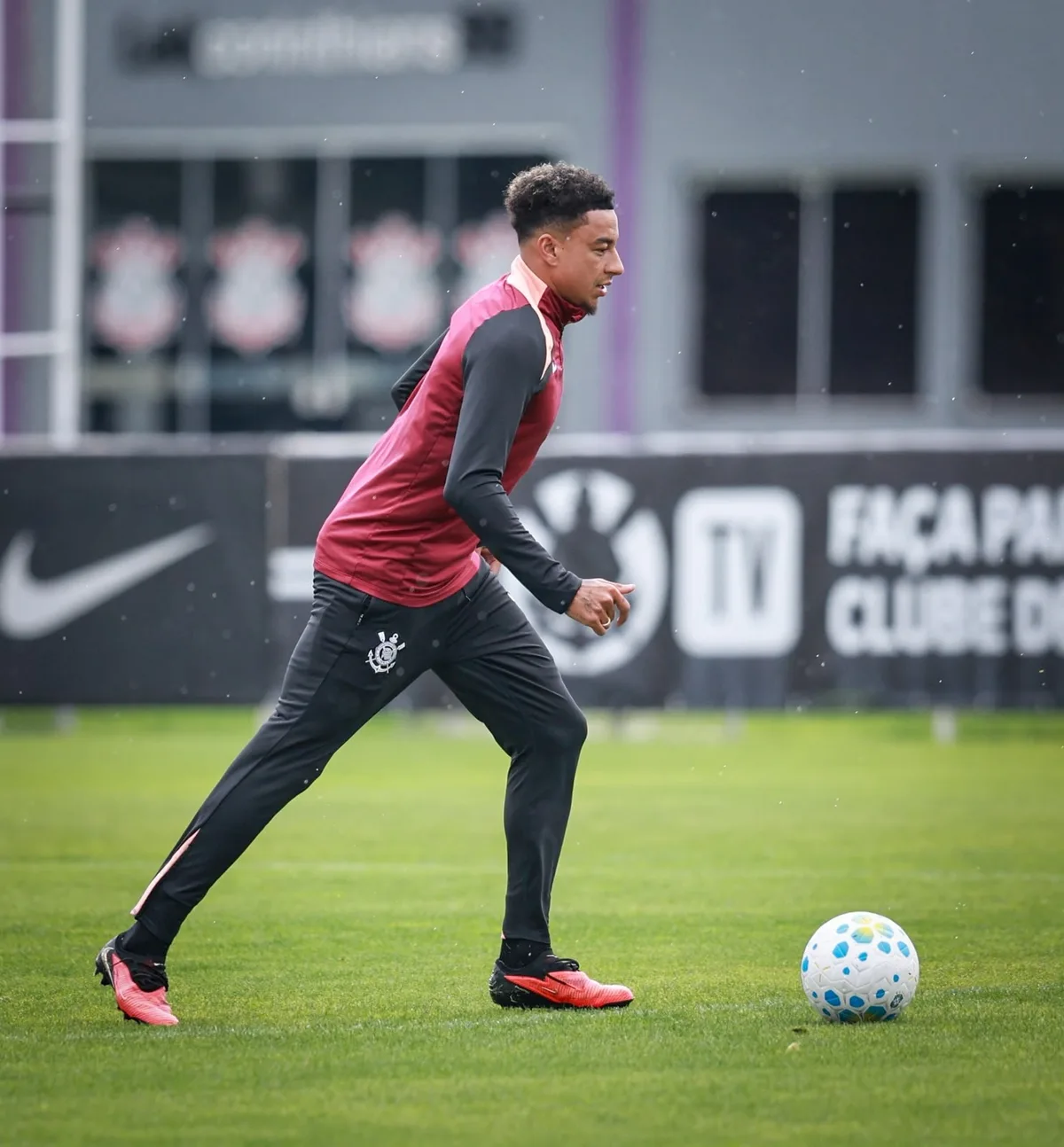 Corinthians leva desfalques e pode preservar nomes diante do Flamengo