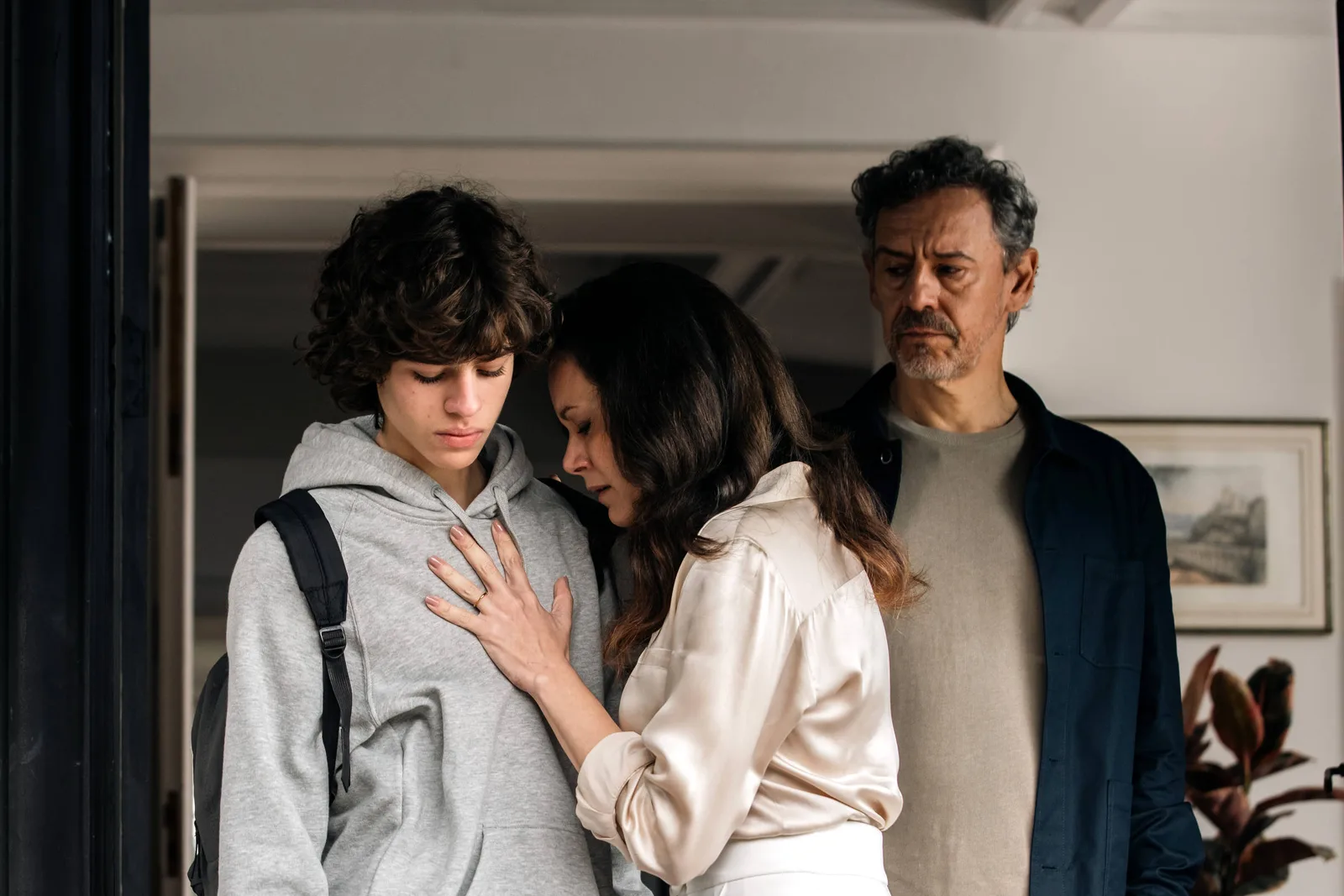 Filme acompanha dilemas morais de famílias diante de crime cometido por adolescentes