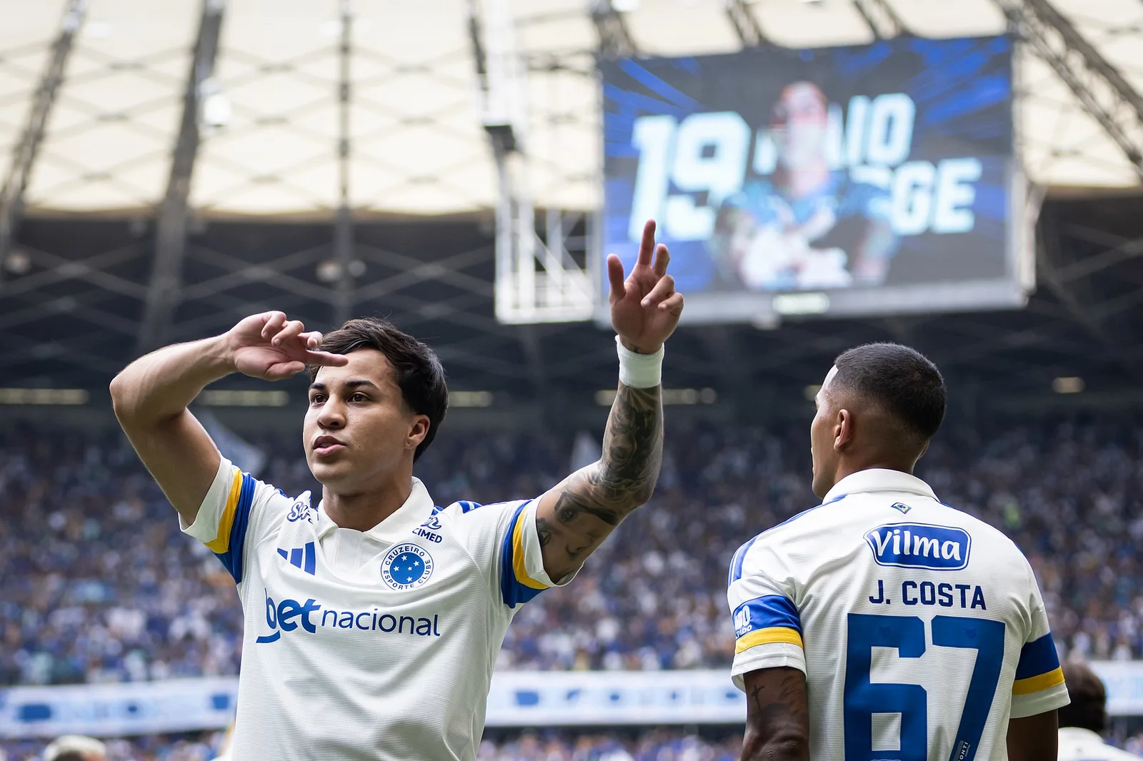 Cruzeiro busca ultrapassar Bahia e Fluminense no returno contra o Athletico-PR