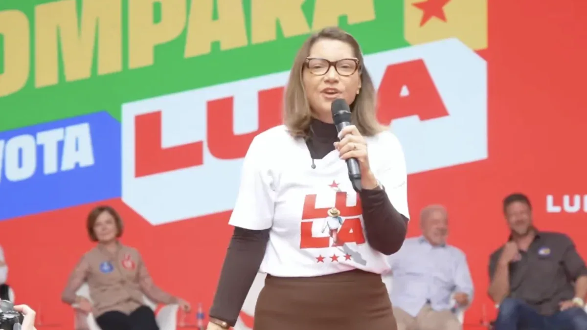 Janja é interrompida em comício de Lula em Curitiba
