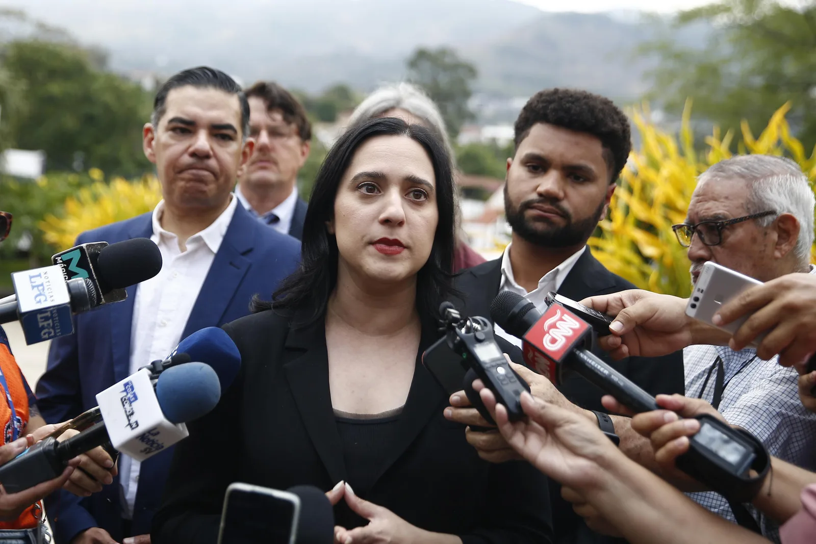 Democrata promete investigar família Trump se partido retomar a Câmara