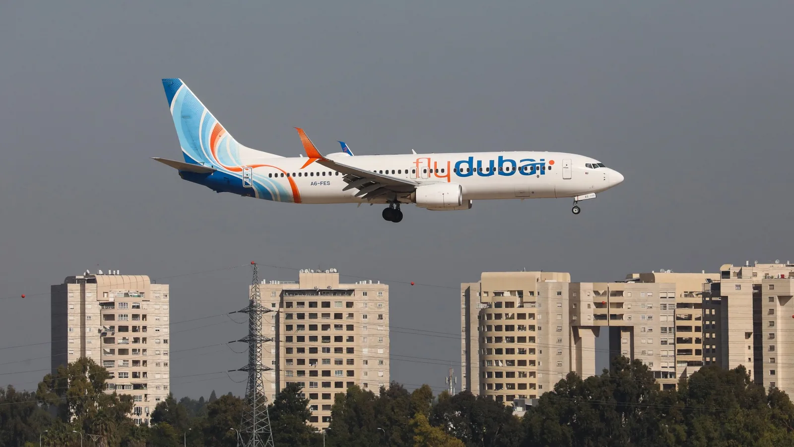 Passageiros contêm copiloto após ataque em voo da Flydubai