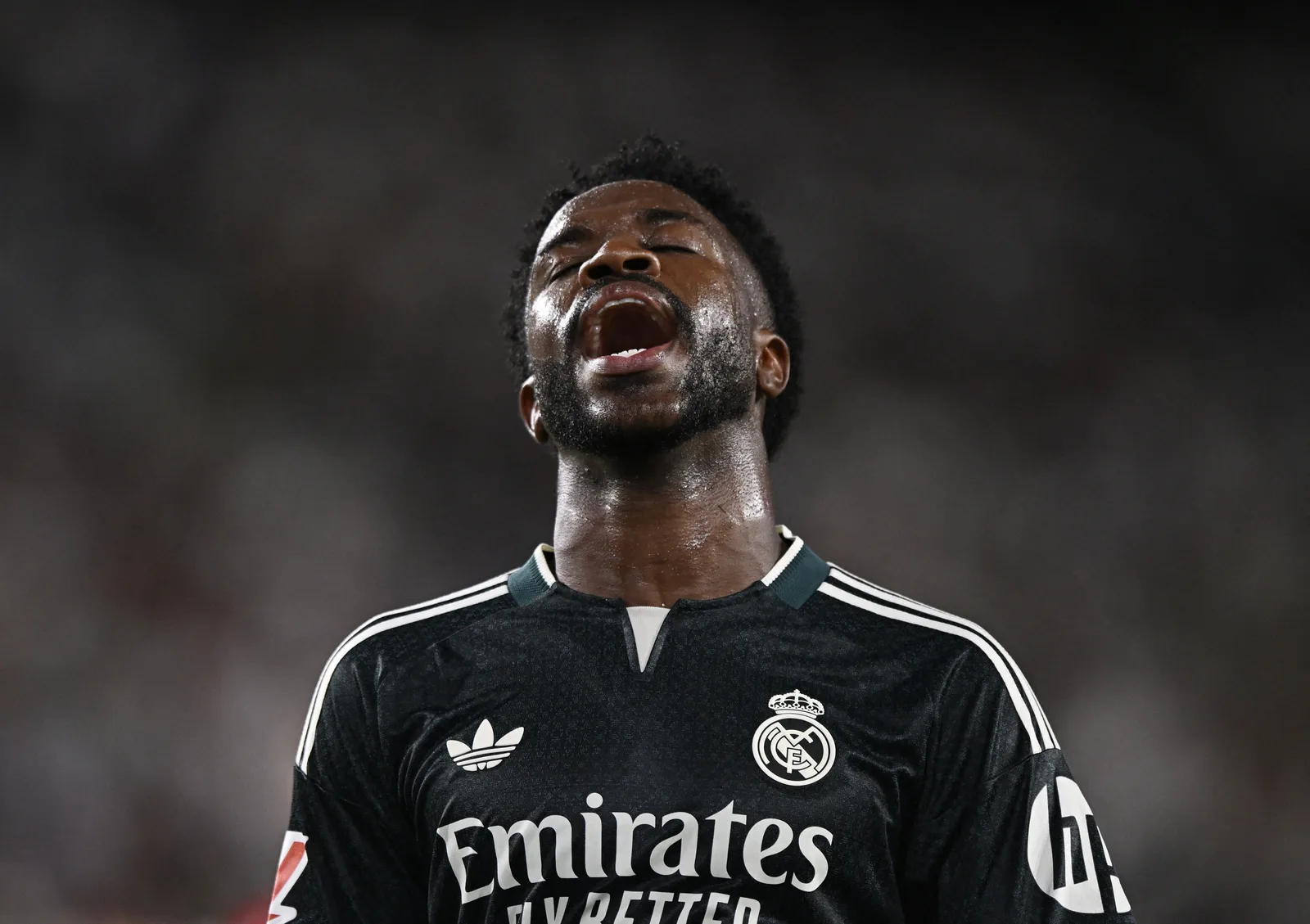 Real Madrid chega ao clássico com baixa conversão e Vini Jr sob pressão