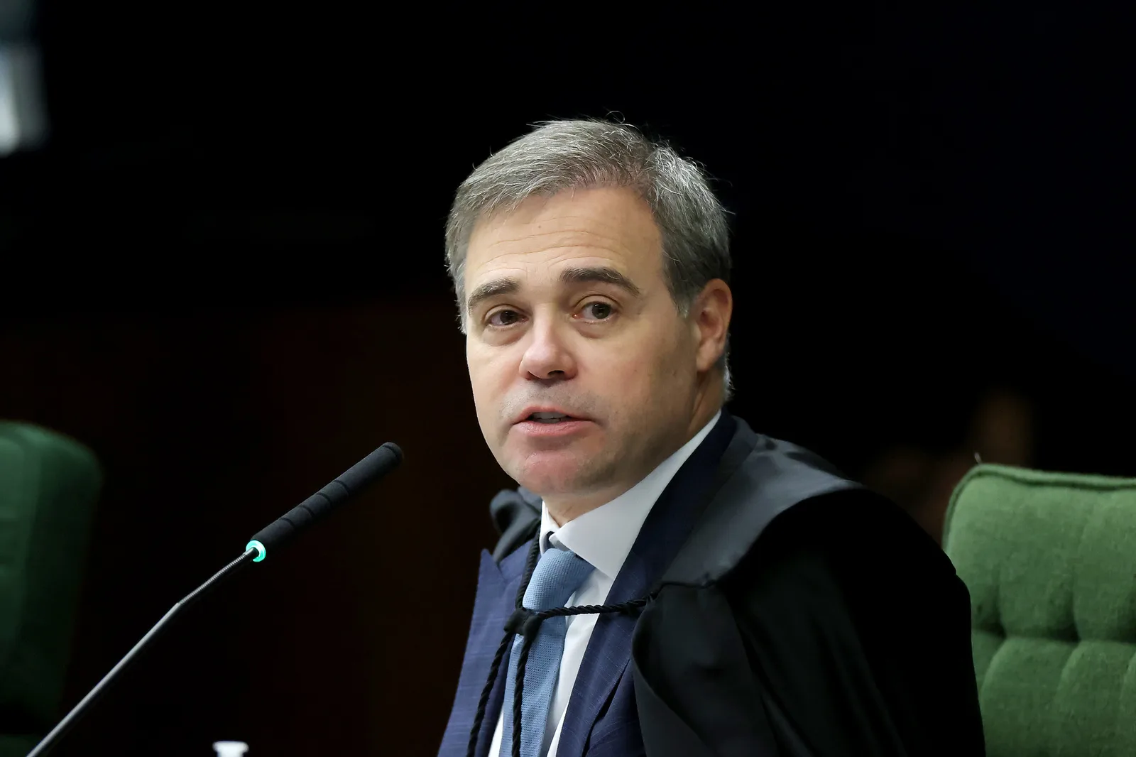 Fachin pede informações antes de decidir sobre pedidos contra ministros do STF