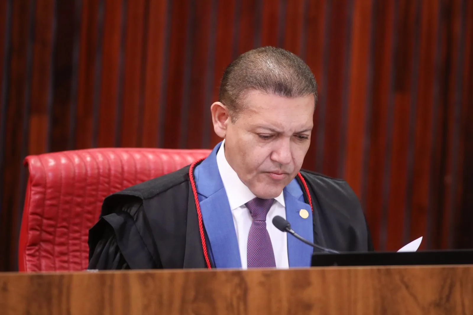 Nunes Marques deixa julgamento sobre investigação de Alexandre de Moraes
