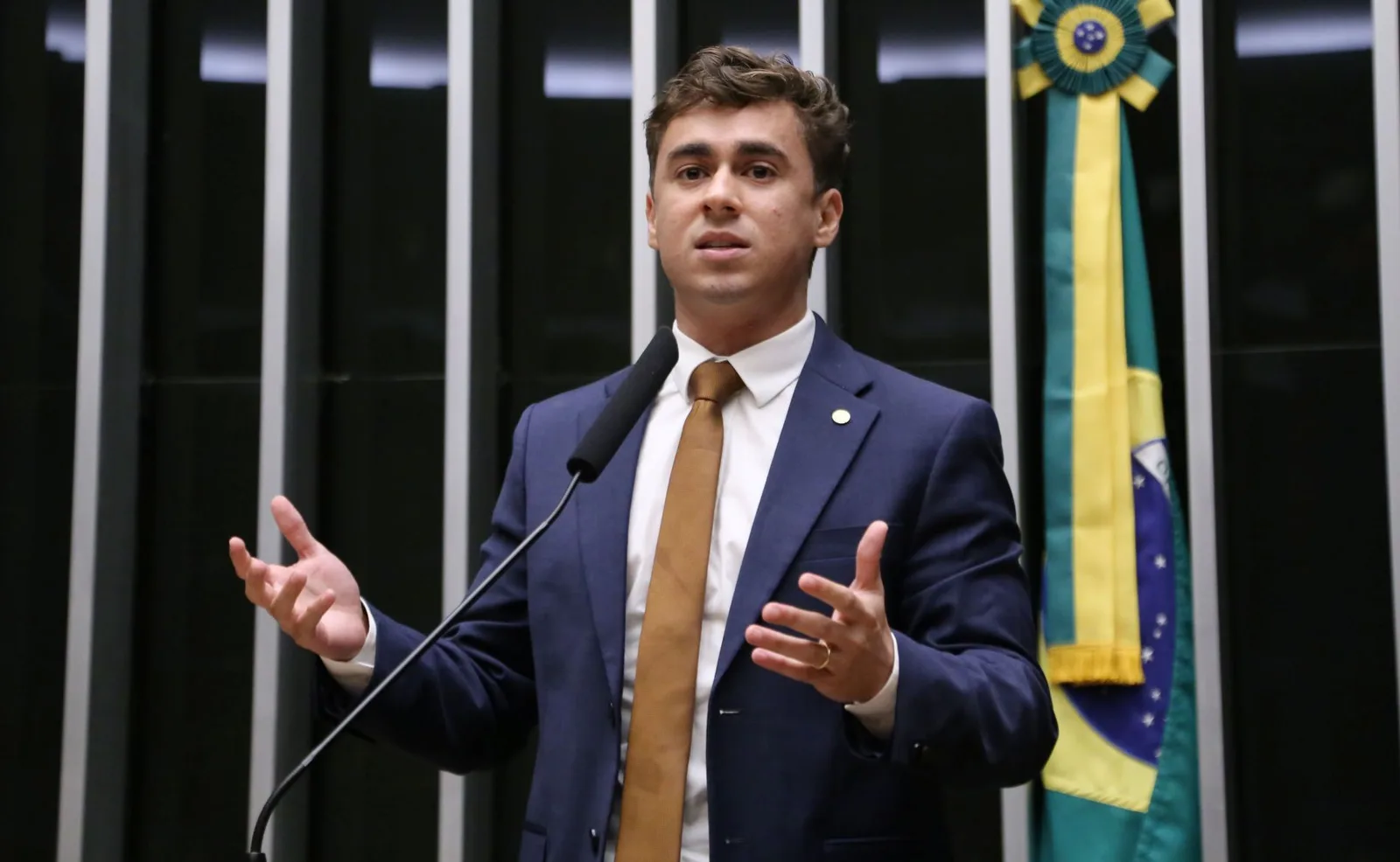 Confronto com Lula e Janja aumenta a projeção digital de Nikolas Ferreira
