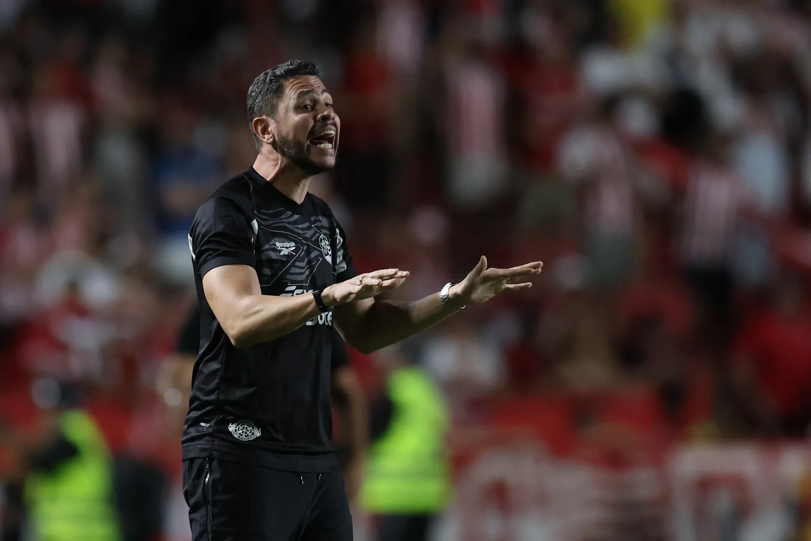 Guilherme dos Anjos assume o Náutico contra o Cuiabá