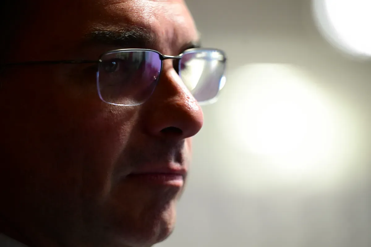 Flávio Bolsonaro representa o perigo das milícias no poder