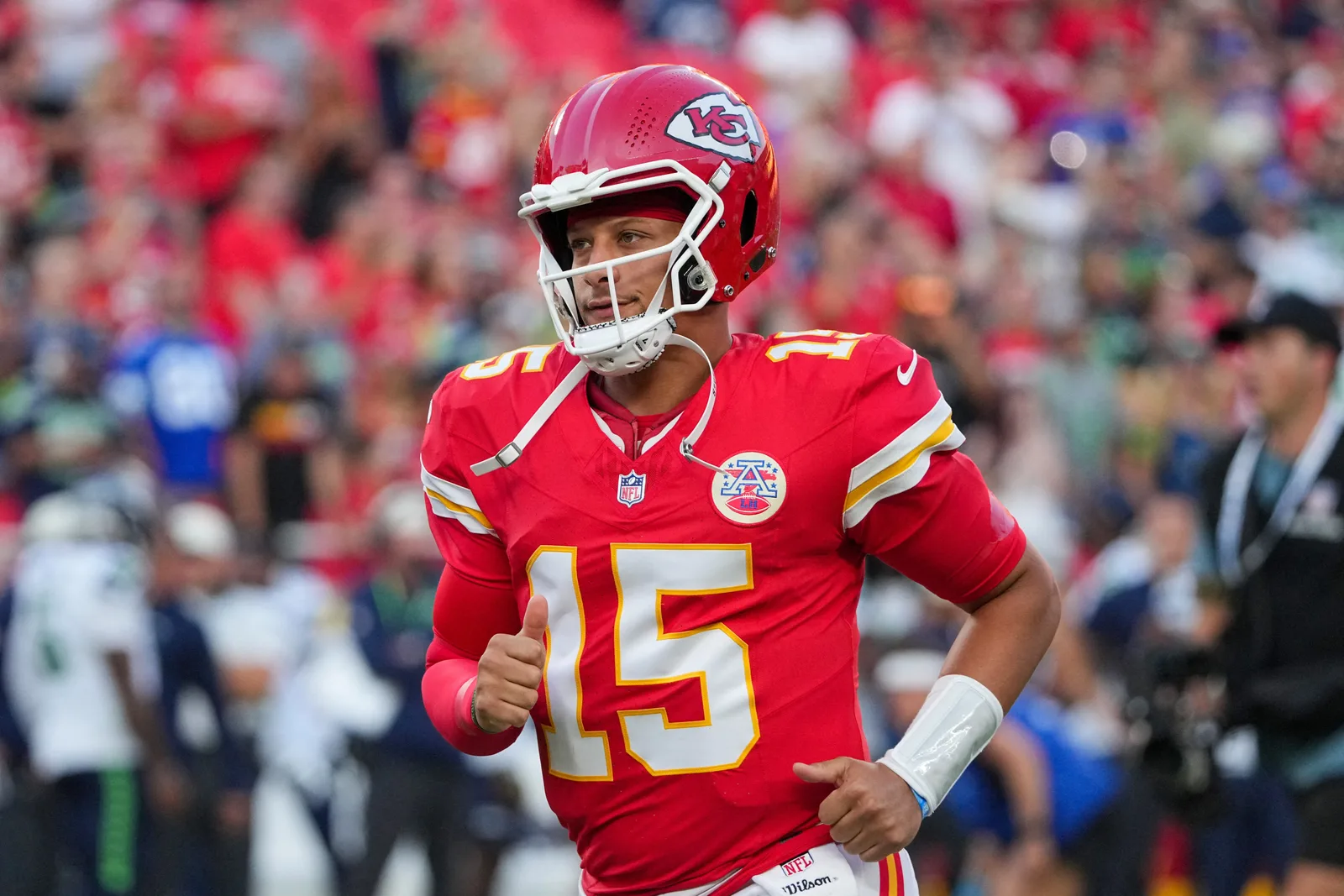 Mahomes retorna após cirurgia e busca recolocar Chiefs nos playoffs