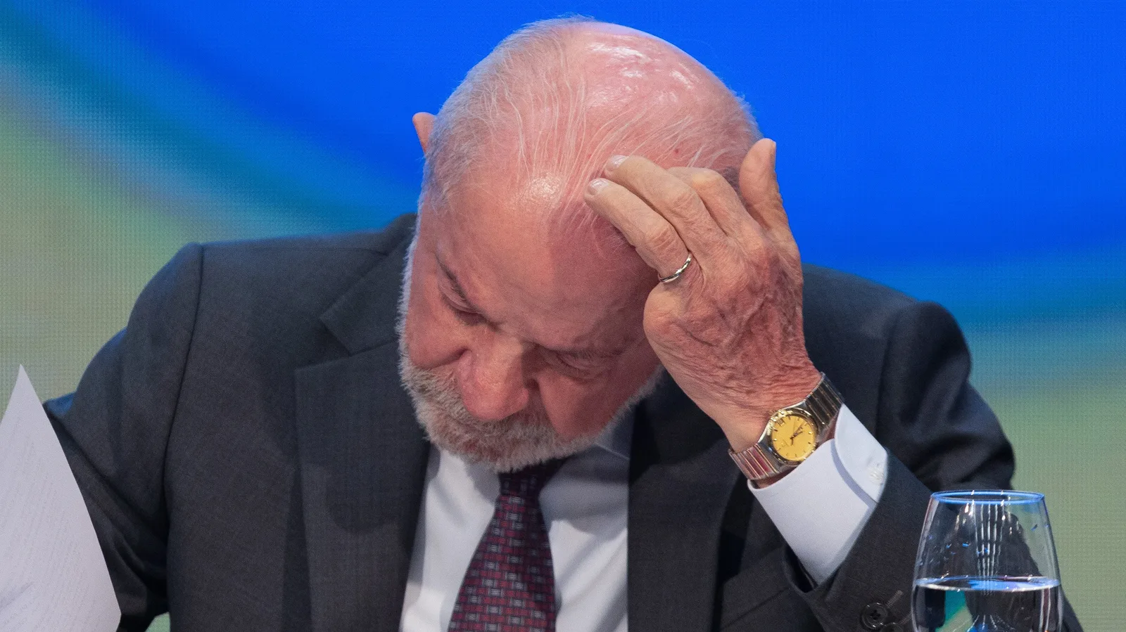 PEC do fim da escala 6x1 divide efeitos eleitorais entre Lula e Flávio