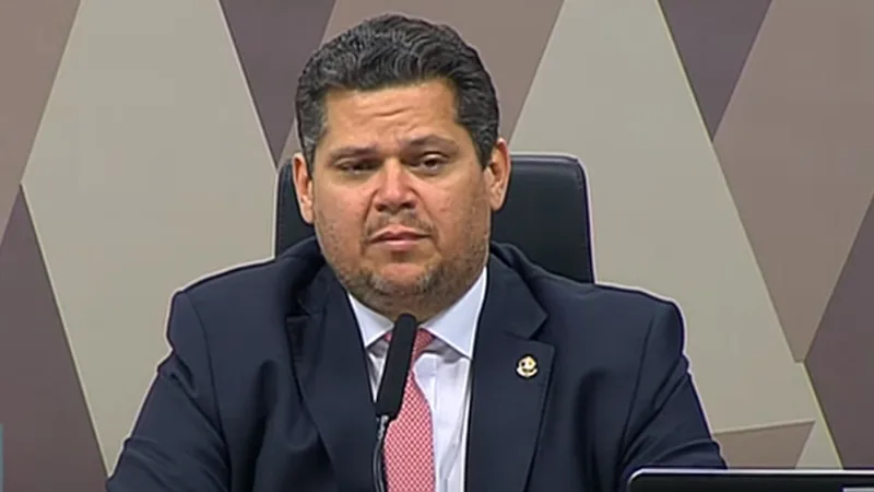 Alcolumbre marca discussões sobre PEC que acaba com escala 6x1