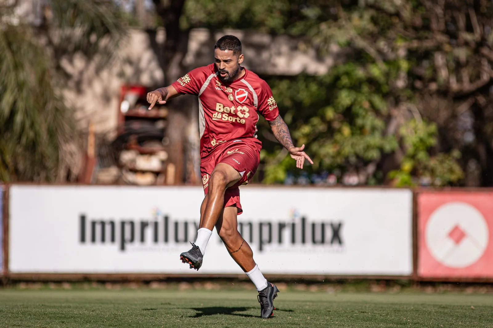Vila Nova avalia retornos de Dellatorre e Ryan contra o Botafogo-SP