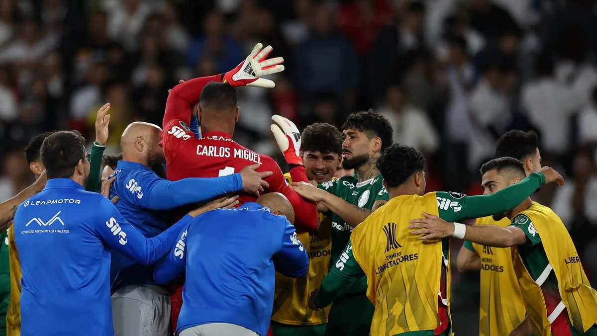 Carlos Miguel decide nos pênaltis, e Palmeiras chega à semifinal da Libertadores