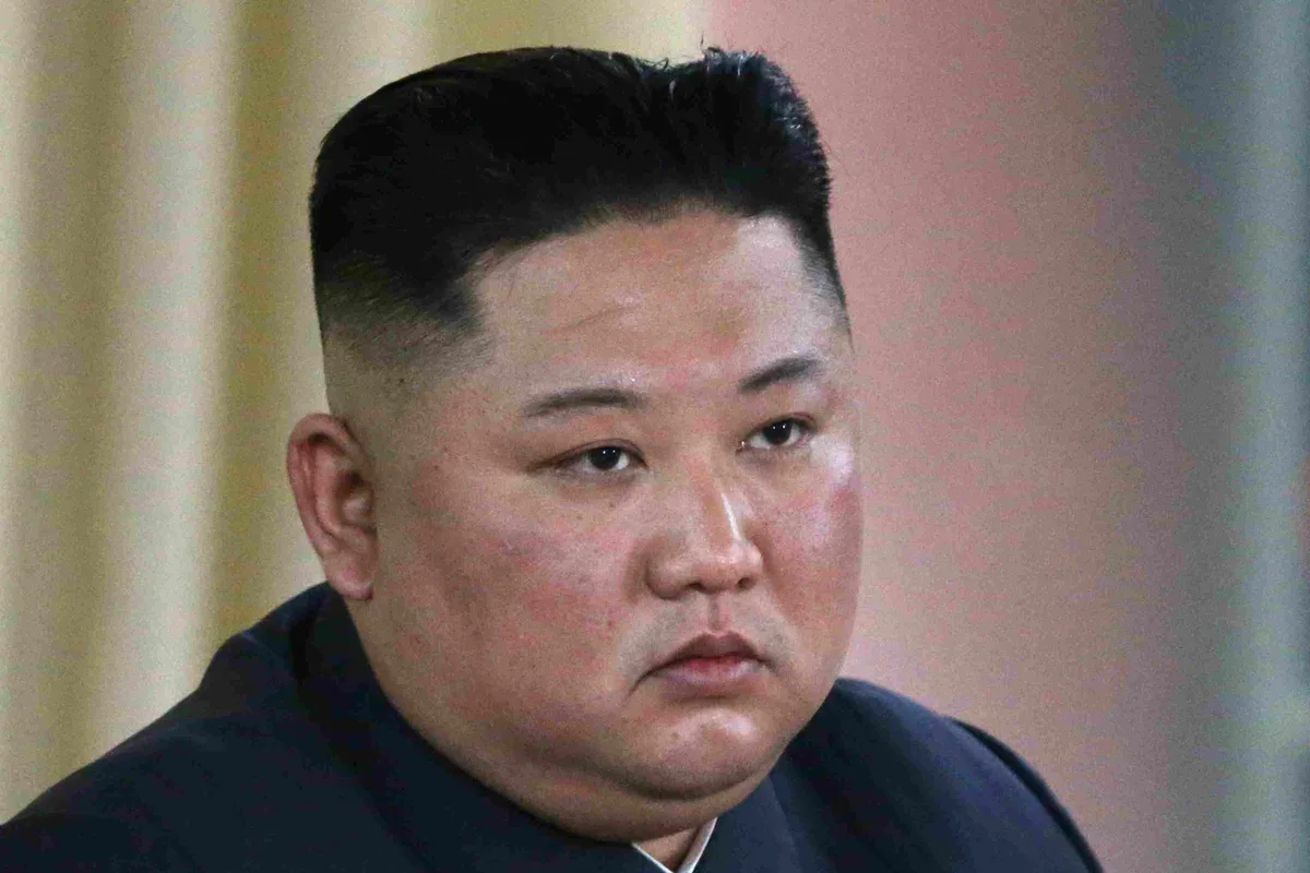 Inteligência sul-coreana avalia que Kim Jong Un pesa mais de 140 kg