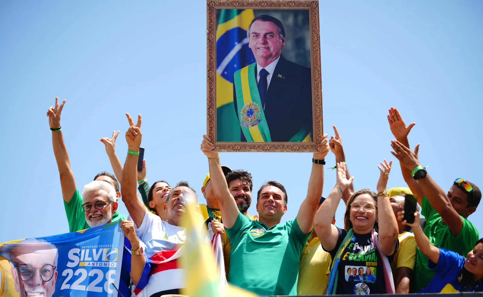 Tribunais adotam critérios distintos para imagens de Bolsonaro em campanhas