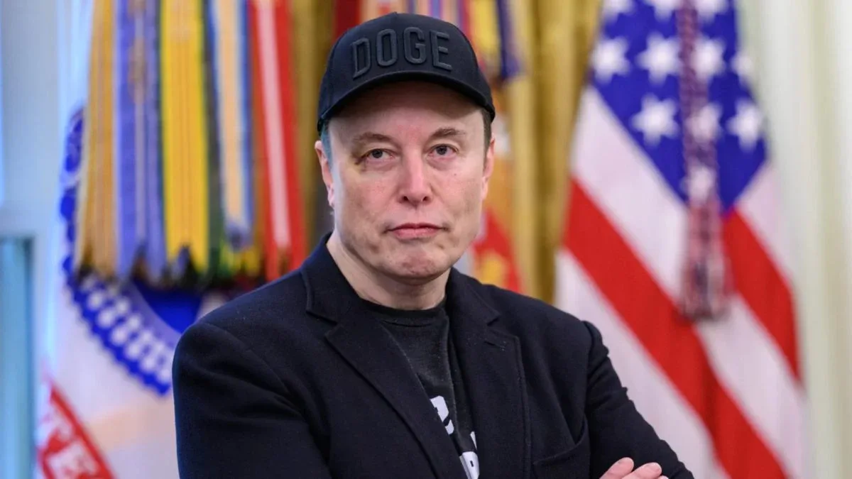 Starlink aguarda licença na Índia enquanto Musk acusa governo de favorecer Jio