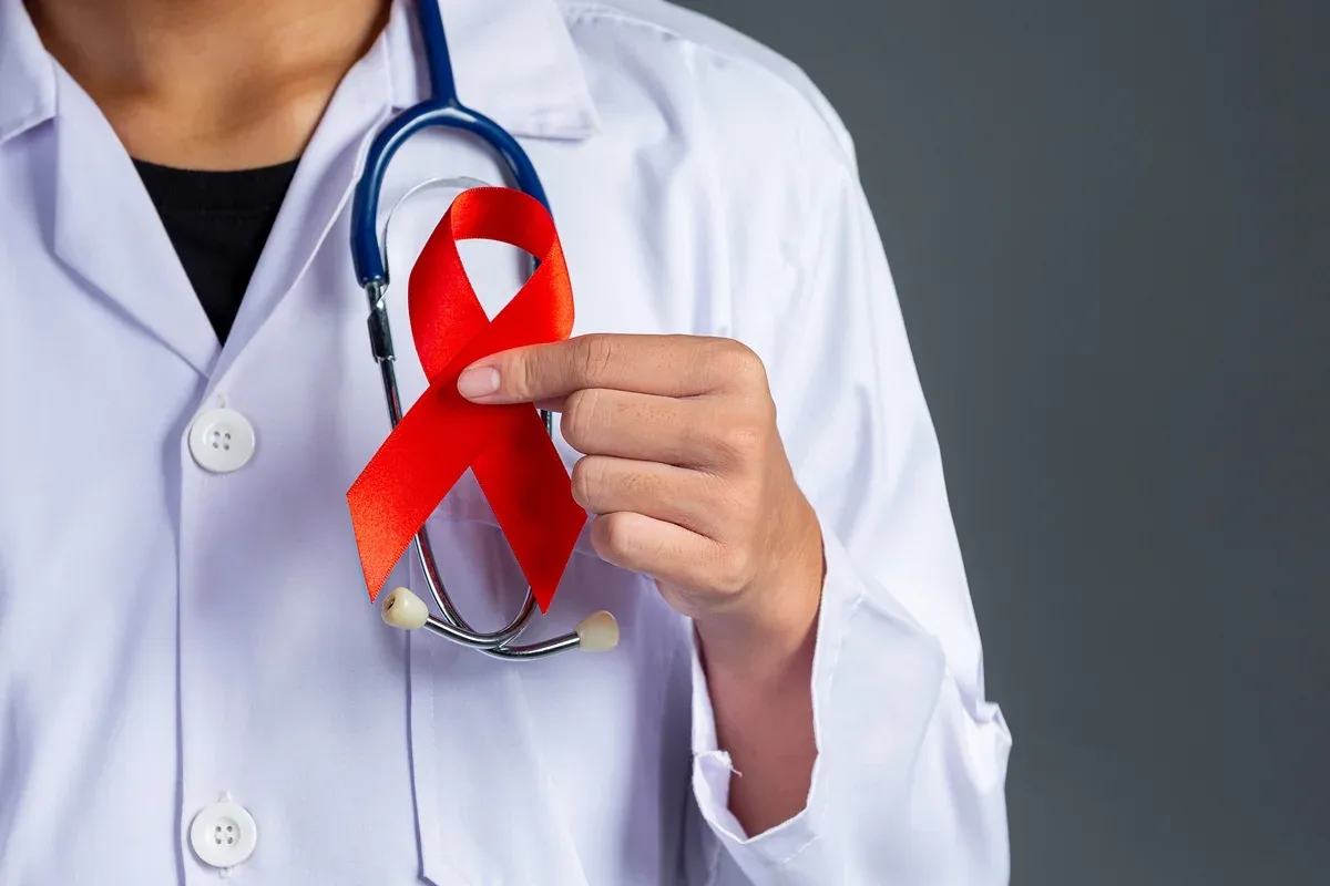 Estudo aponta baixa testagem de HIV entre adolescentes homens que fazem sexo com homens