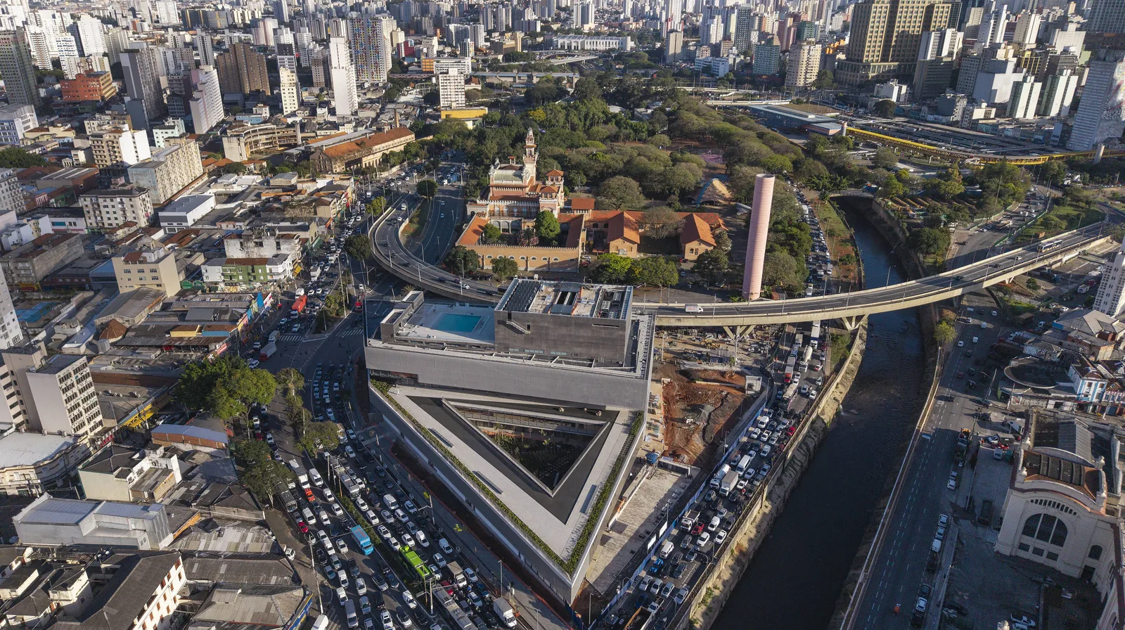 Novo Sesc no Parque Dom Pedro terá cinco piscinas e 36 mil m²