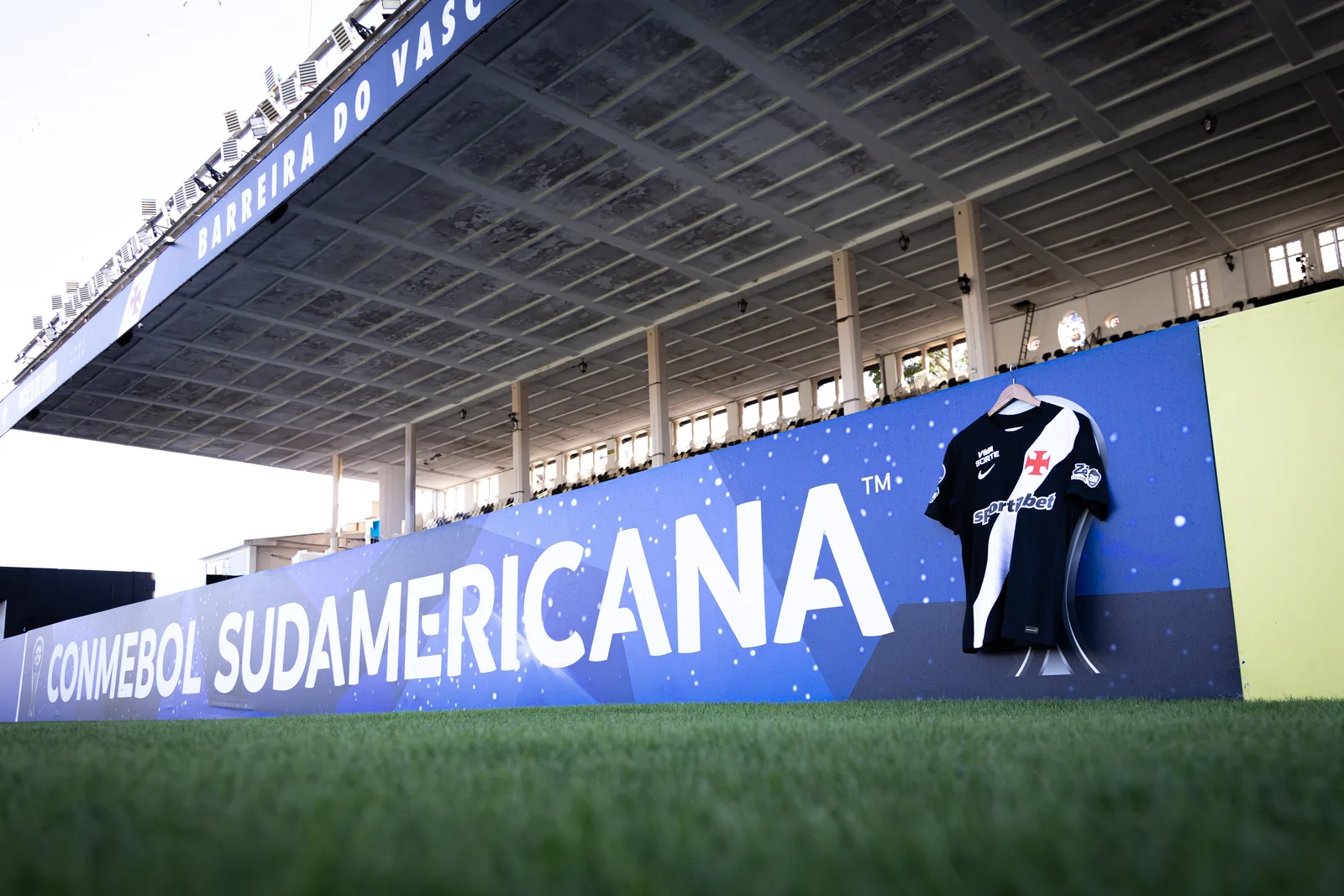 Vasco e Santa Fe decidem vaga após empate sem gols em Bogotá
